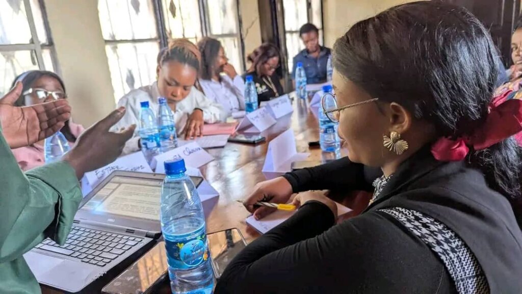 Build bridges through social dialogue in DRC