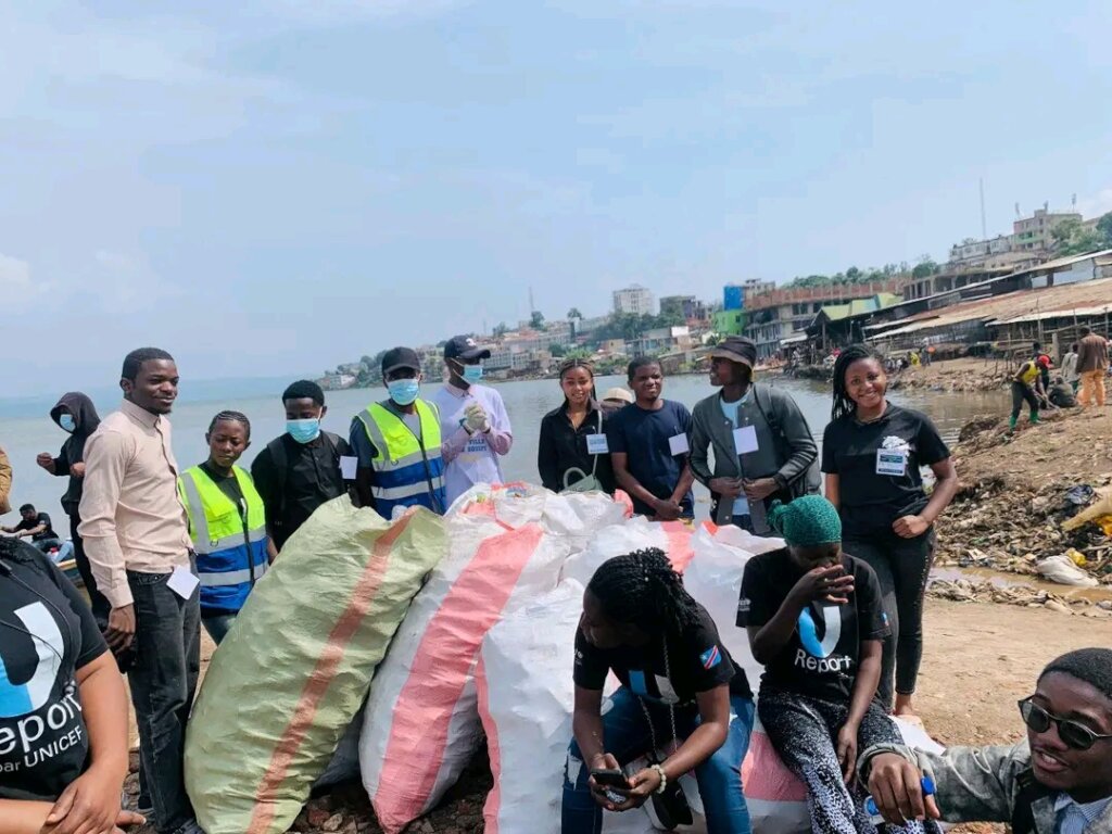 Transform plastic waste in pavers in DRC