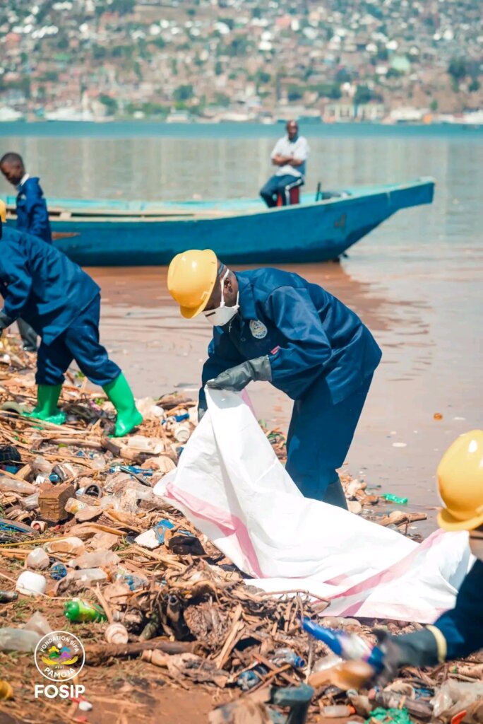Transform plastic waste in pavers in DRC
