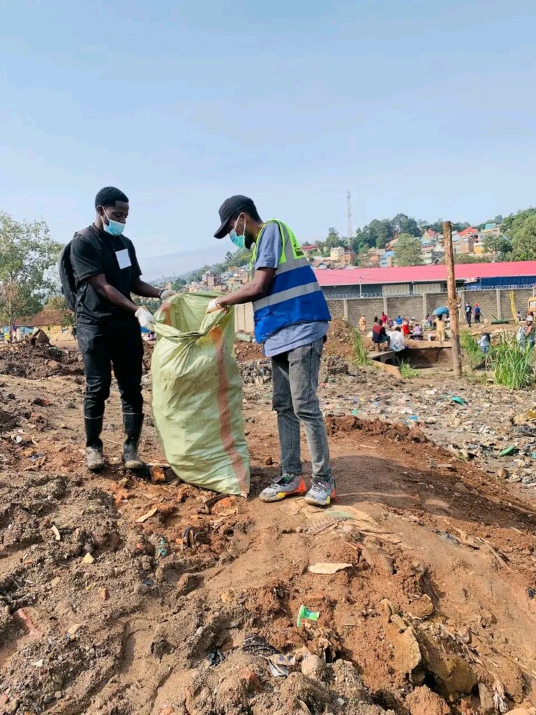 Transform plastic waste in pavers in DRC