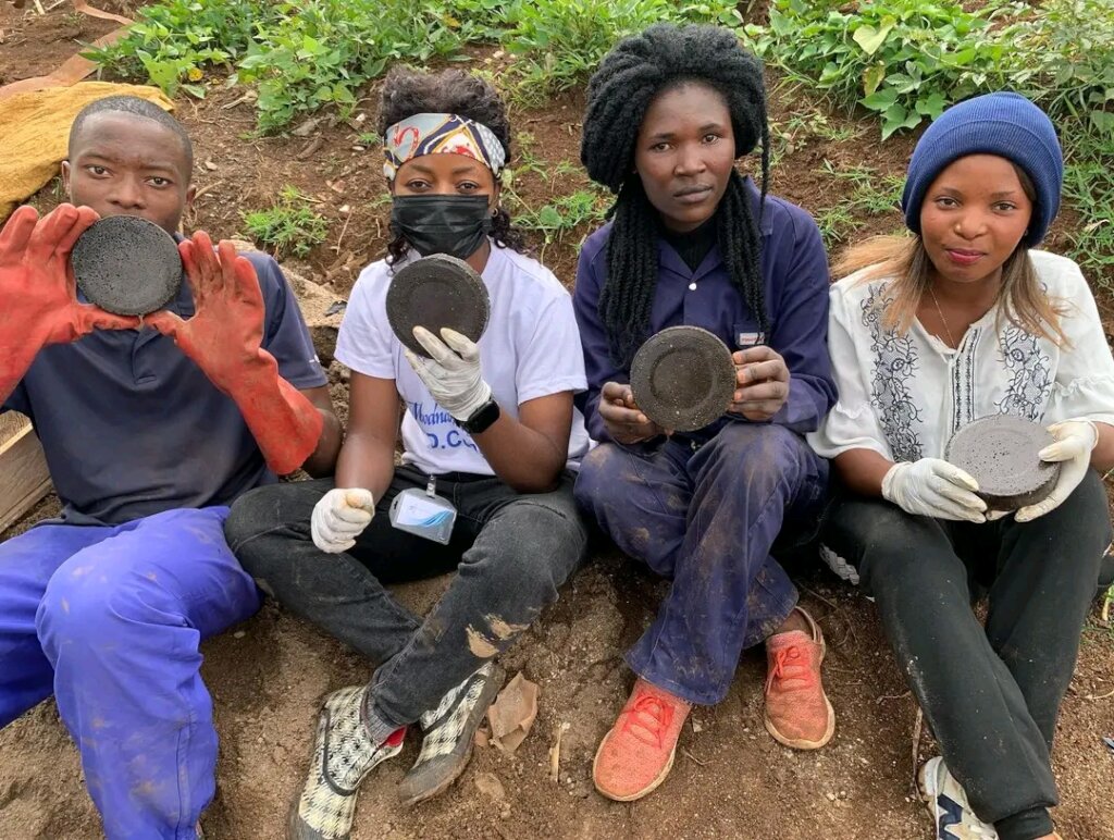 Transform plastic waste in pavers in DRC