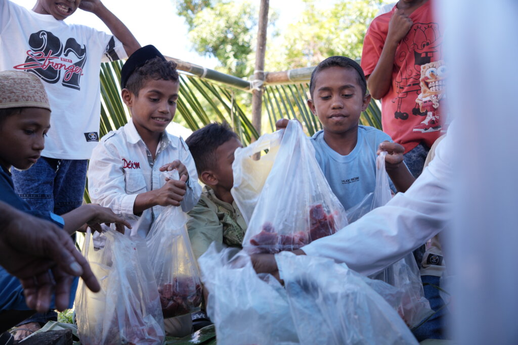 Nutrition For Sumatra Flood Survivors