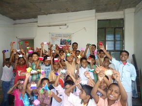 HDFC Bank volunteers with children