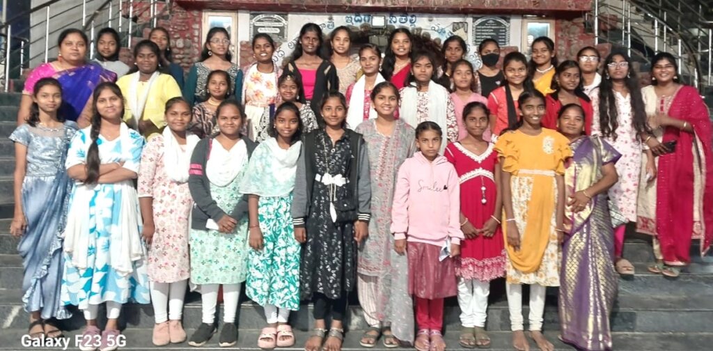 Books, Uniforms & Hygiene for 40 Girls in India