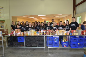 Summer 2016 Interns Volunteering at the Food Bank