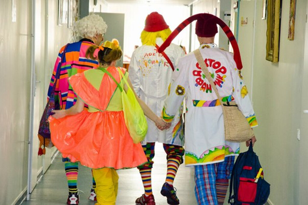Laughter Stronger Than Fear: Clowns at War