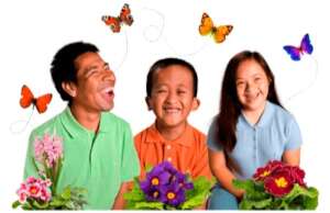 tres jovenes viven en CASA HOGAR ANINI
