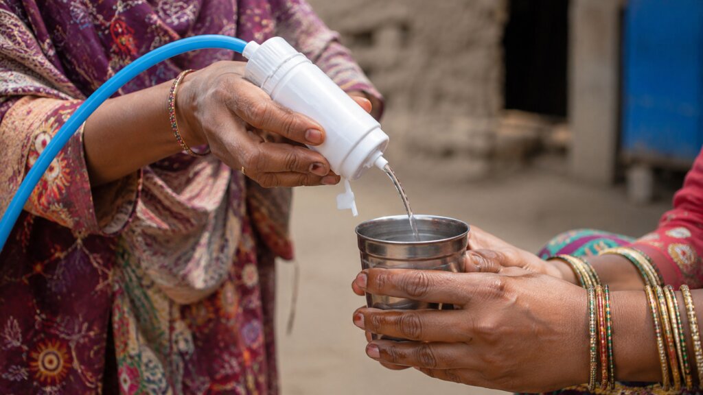 Household water filter demonstration