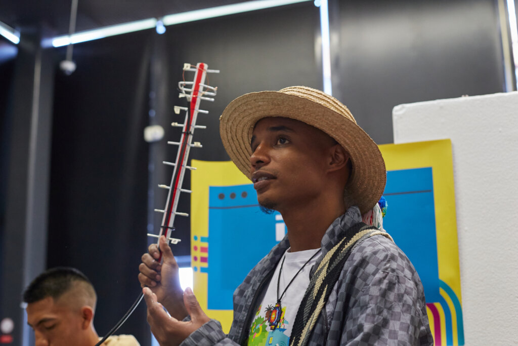 Connecting rural Colombia to the the Future