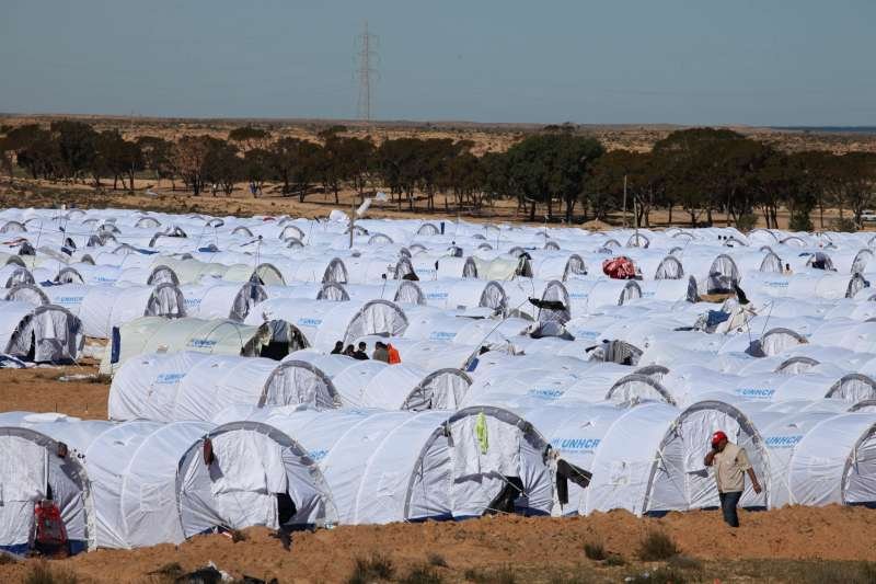 Help 200,000+ people fleeing violence in Libya