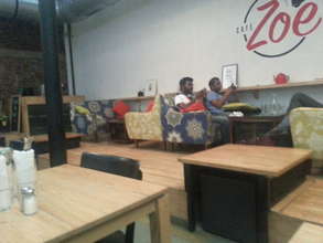 Cafe Zoe: Relaxing area