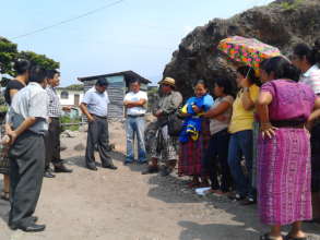Nueva Vida teachers learn about WASH