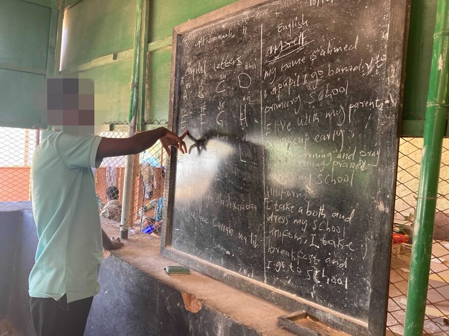 Class in Somali and English