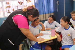 Children in curiosity classes