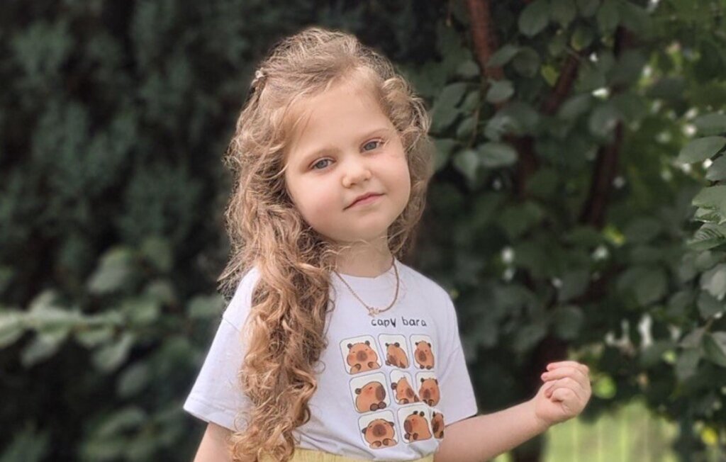 Emilia from Ukraine will smile