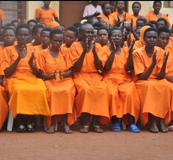 Help Female Inmates To Make Reusable Period Kits