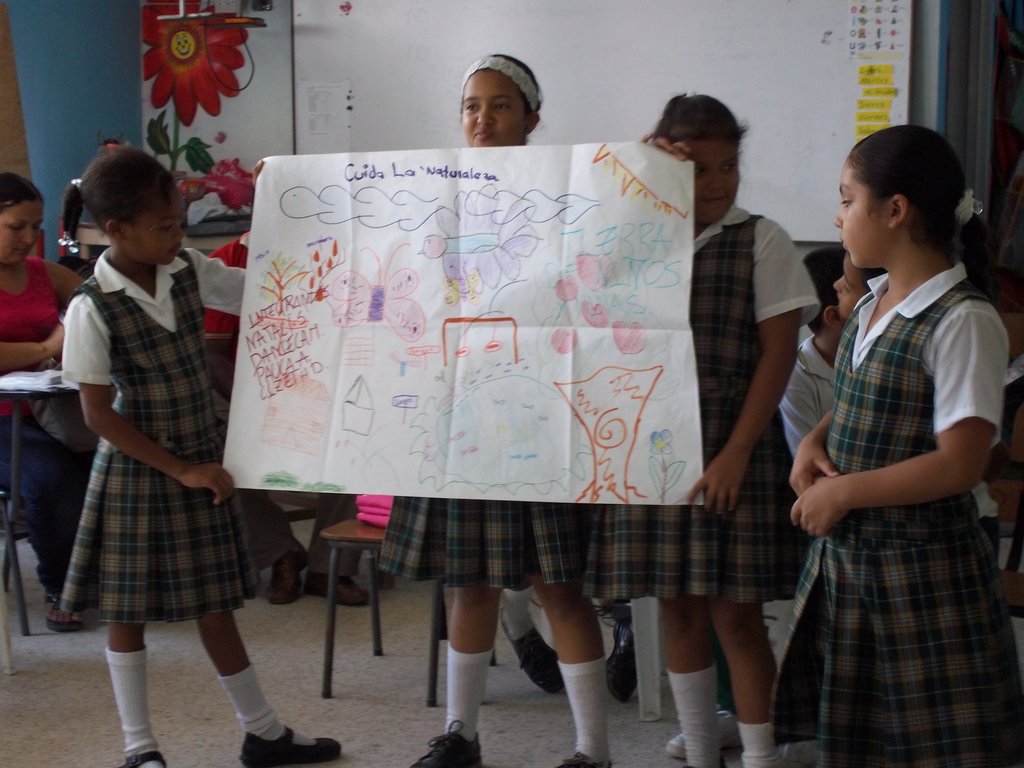 Girls presenting their Children´s Land vission