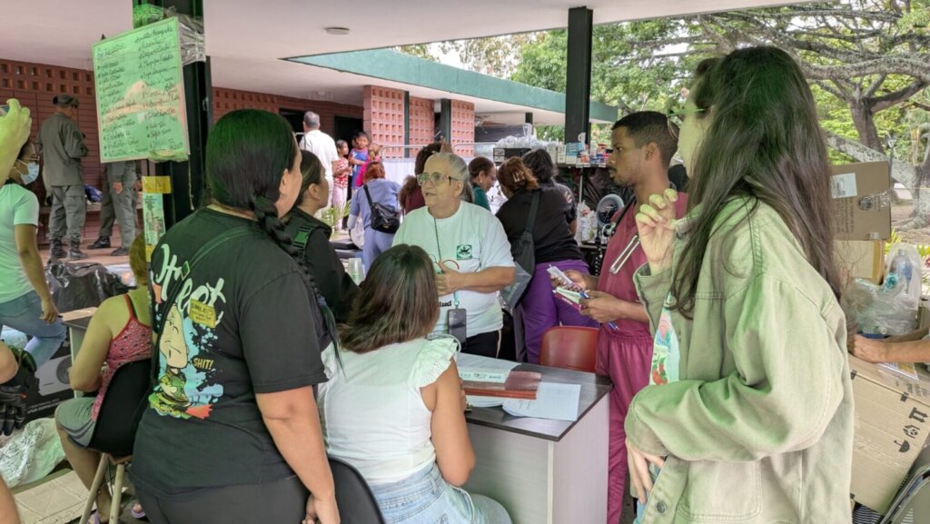 Venezuela: Deliver Emergency Relief on the Ground