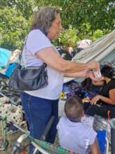 Apoyando en el refugio