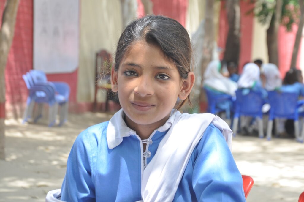 Help Minahil & 2 Girls Stay in College