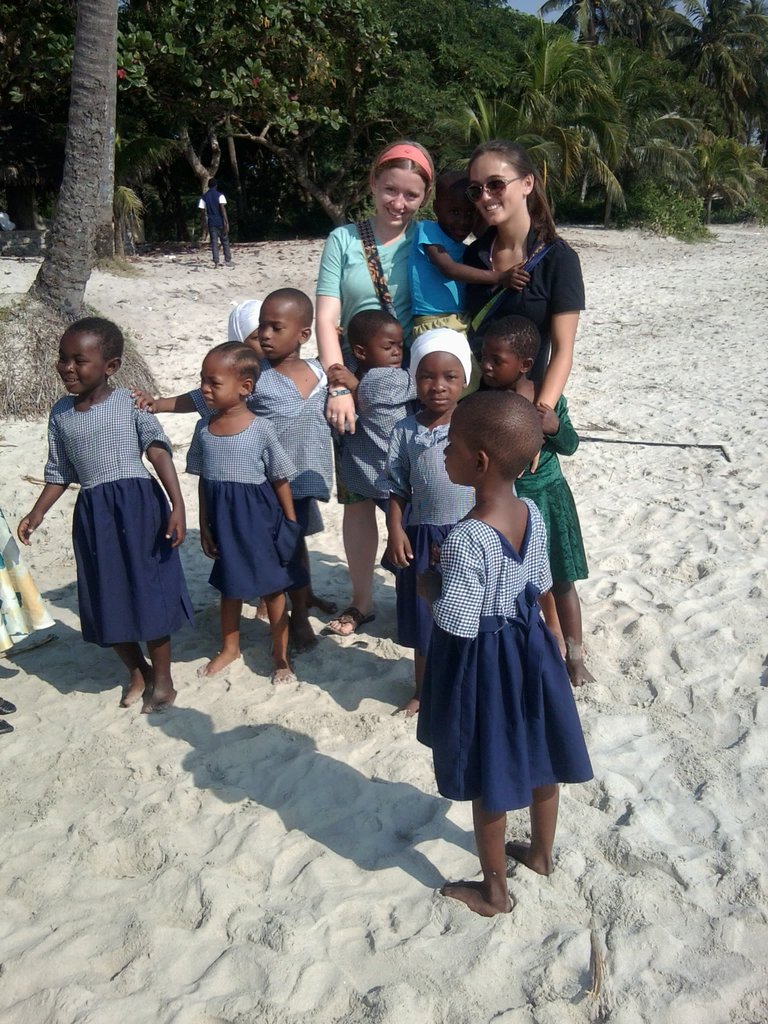 Volunteers with AMAP Children