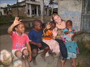 AMAP Children with volunteer