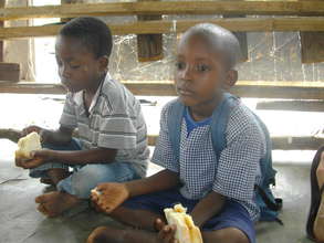 Students at breakfast break