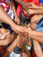 Manos unidas para reconstruir espacios educativos