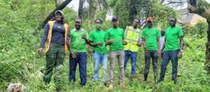 Greening by students on Nat'l Tree Planting Day