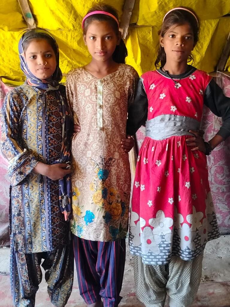 Help Educate and Empower 100 Poor Children India