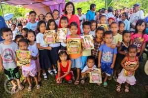 Bookgiving in Palawan with the Philippine VP