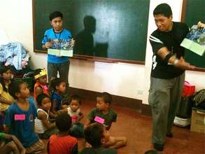 Storytelling in an evacuation center in Zamboanga.