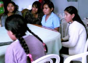 Girls in Torotoro talking about "that"