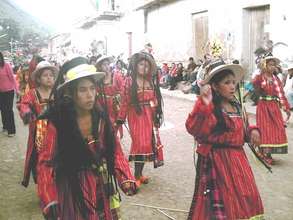 Girls dancing in Torotoro fair