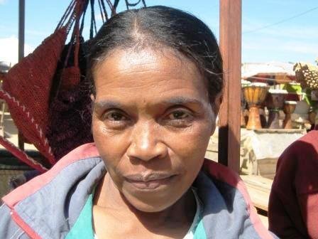 Educate 5 street mothers in Madagascar