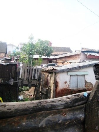 Educate 5 street mothers in Madagascar