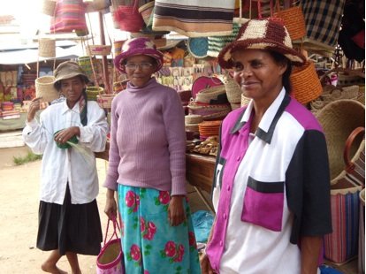 Educate 5 street mothers in Madagascar
