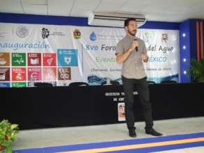 Alejandro giving a workshop