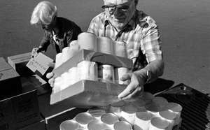 Volunteers assist EFB distribution