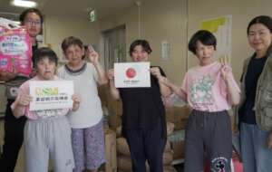 Users of Kumamoto receiving supplies