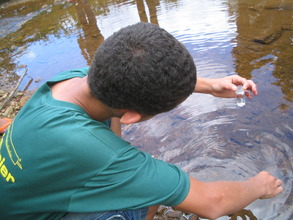 This is me Adeilson, taking a water sample