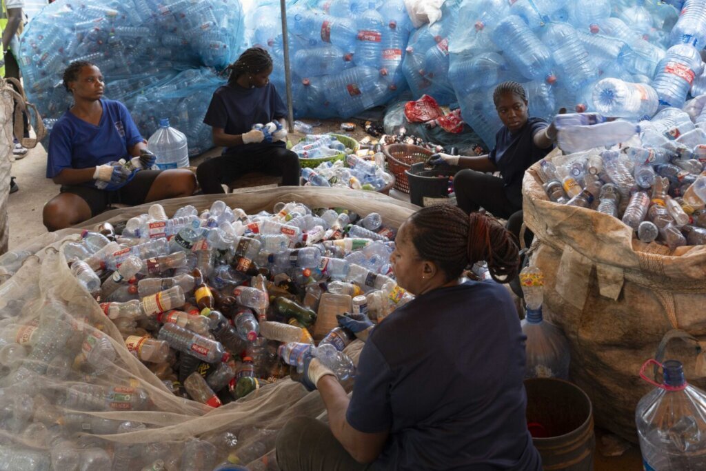 Recycle 100 Tons of Plastic Waste in Ghana