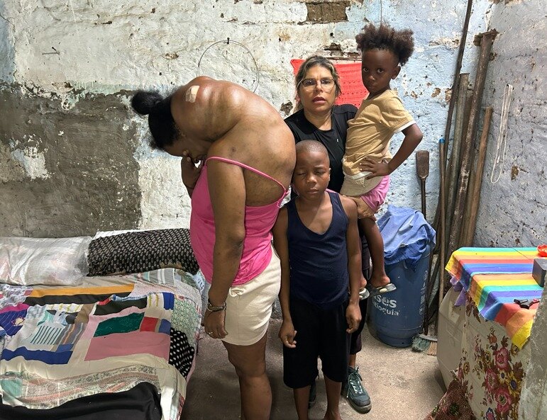 A DIGNIFIED HOME AND SUPPORT  FOR JHOANAS FAMILY