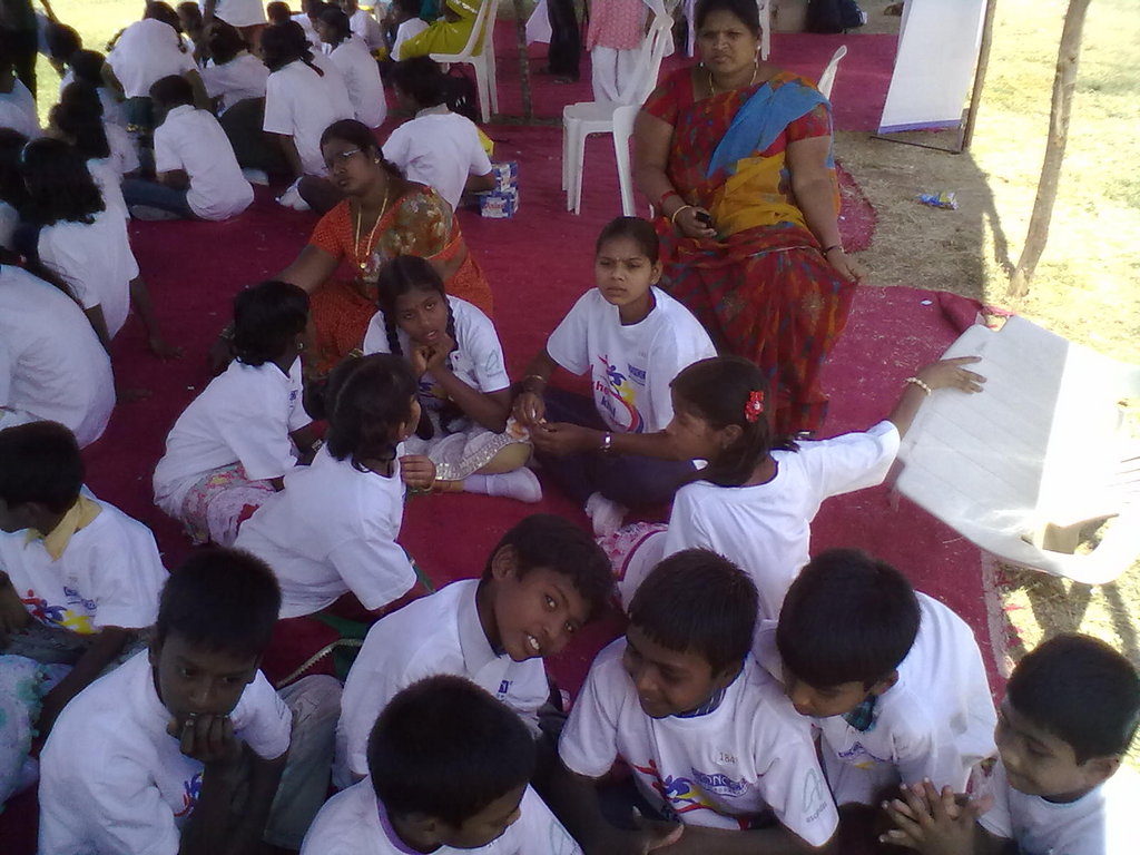Give hope to 100 vulnerable children in India