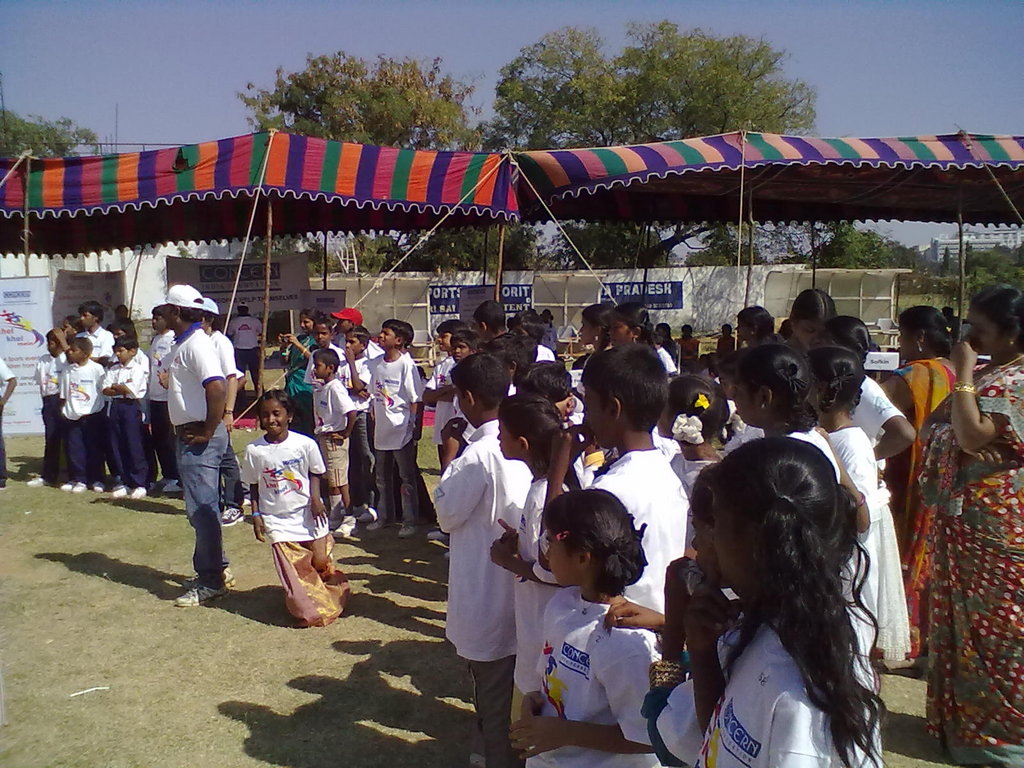 Give hope to 100 vulnerable children in India