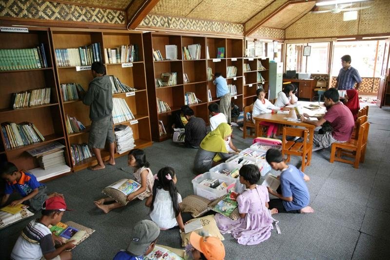 Inspire a love of reading for Indonesian children