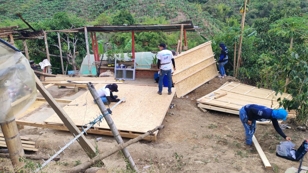 Colombia Earthquake. Help Families Recover