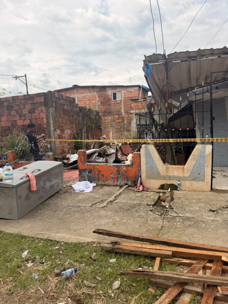 Help Colombia - Earthquake: They lost everything.