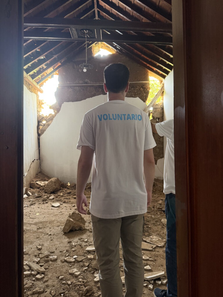 Colombia needs us - Support families with a house