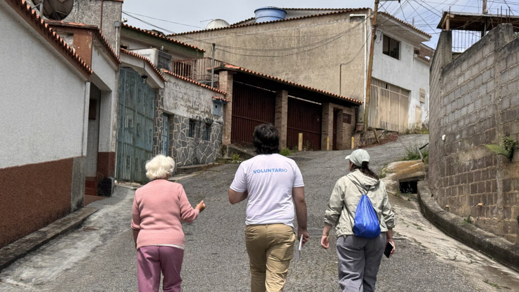 Colombia needs us - Support families with a house